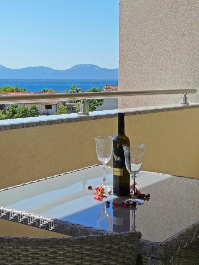 Lozina * Drvenik (Split-Dalmatia)