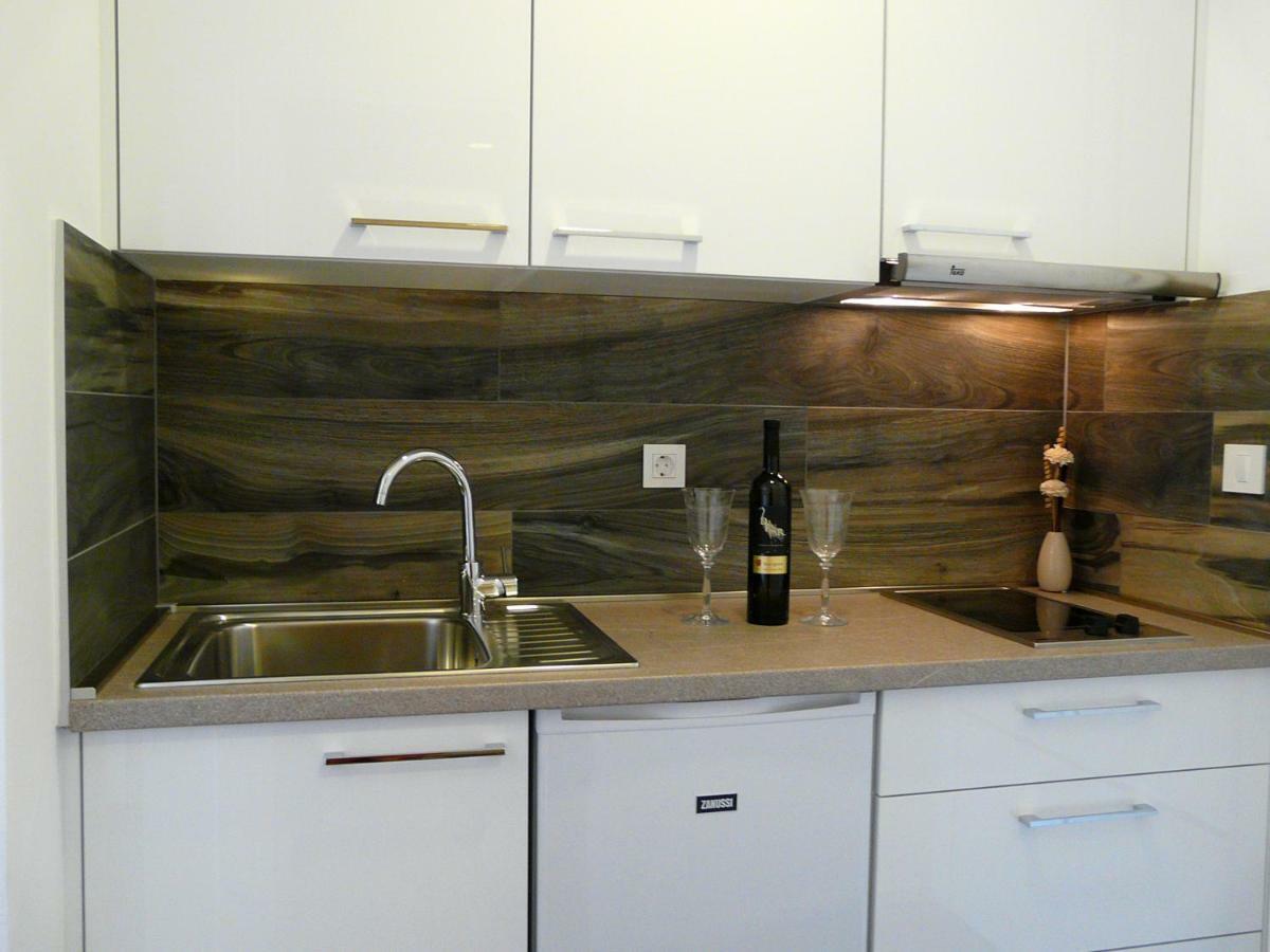 Lozina Apartment *
